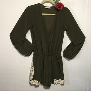 altar’d state romper jumper long sleeve body suit top green lace Sz Sm EUC